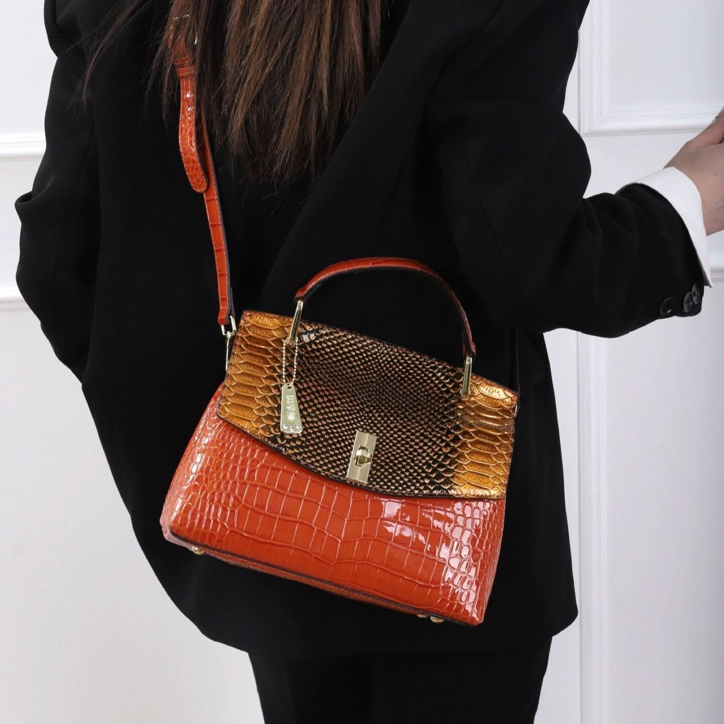 Versatile Atmospheric Shoulder Bag - ShopLorca